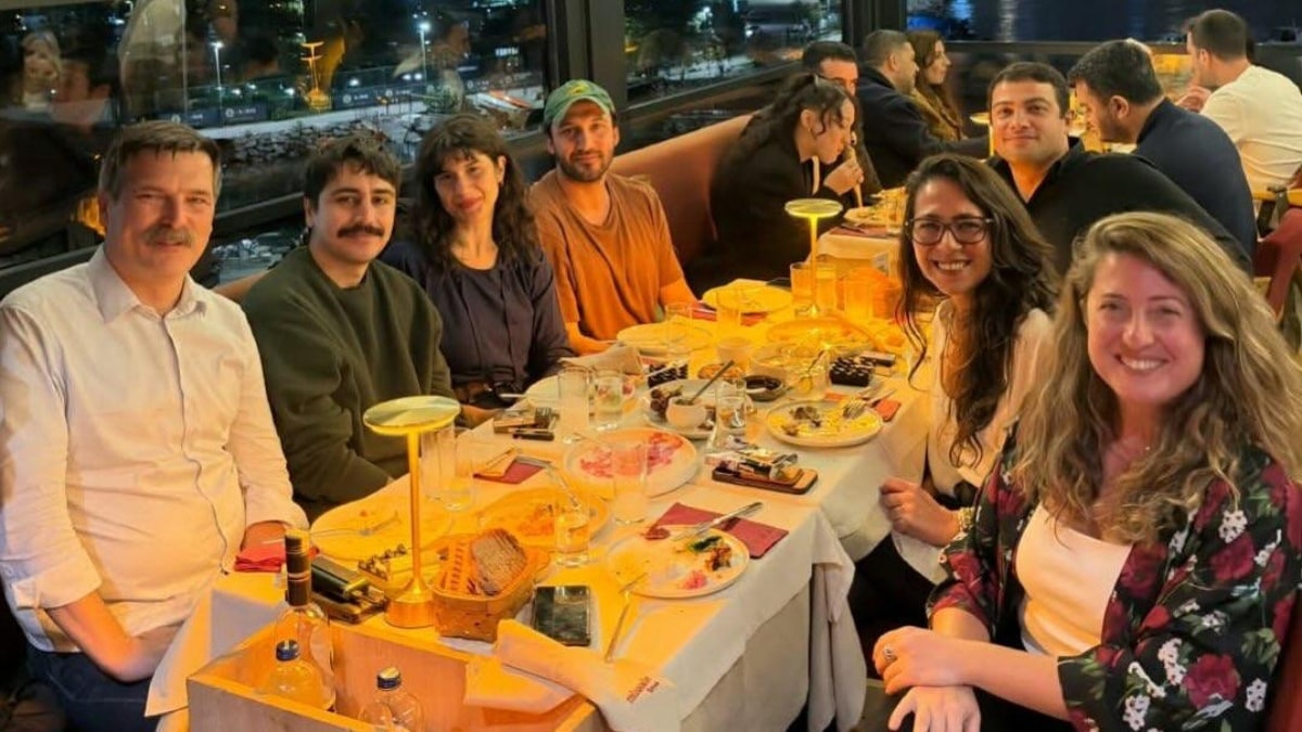 Deniz Göktaş, Erkan Baş ve Sera Kadıgil ile bir araya geldi