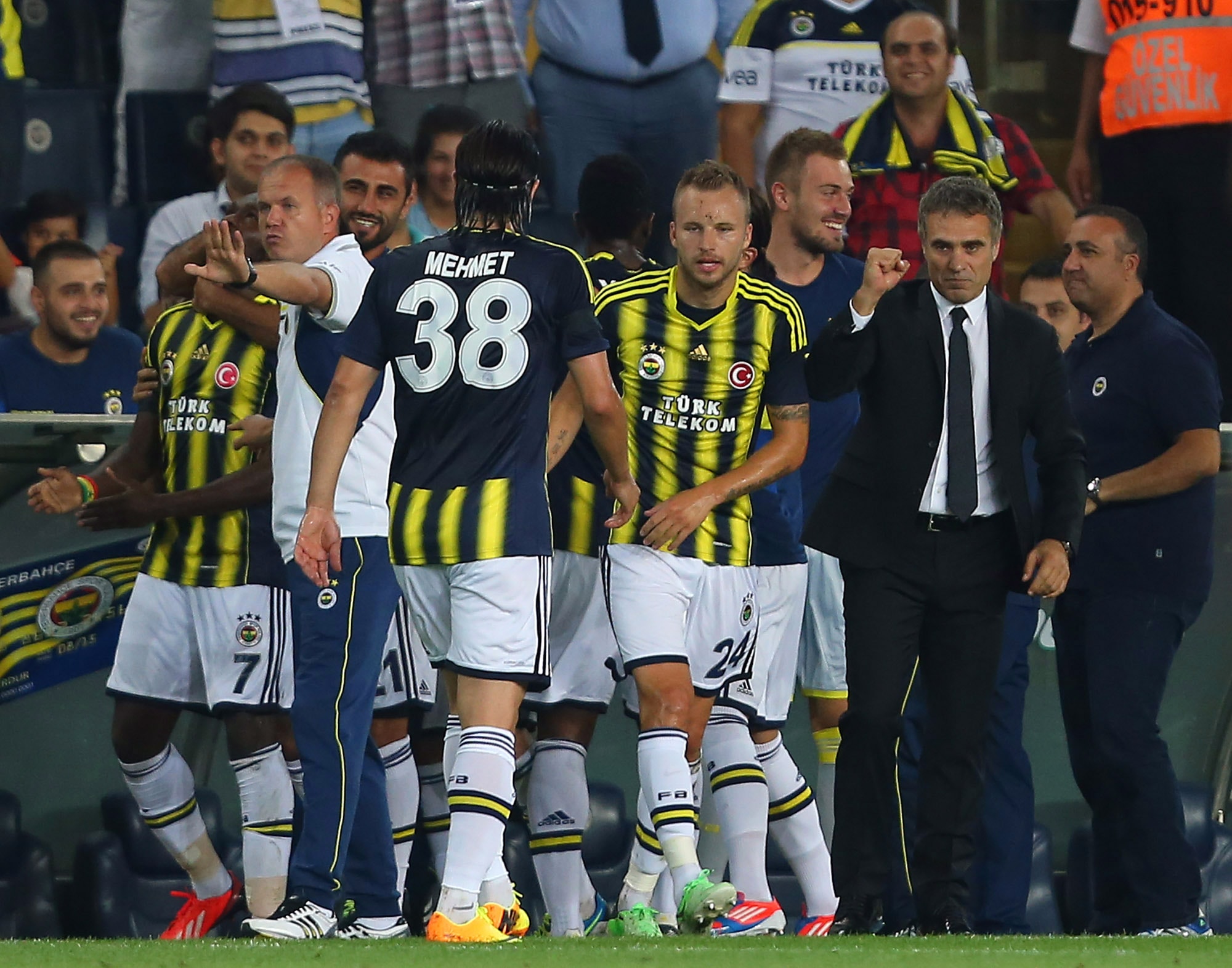 Şampiyon kadronun yıldızı, Fenerbahçe'yi yerden yere vurdu
