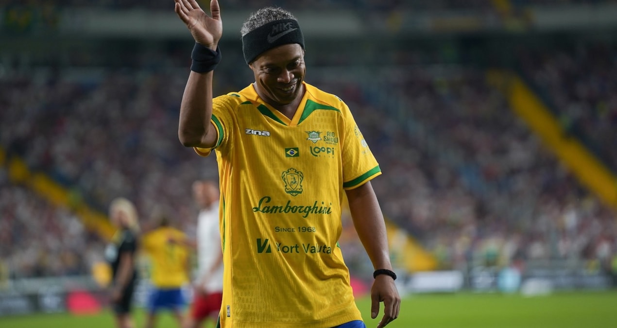 Ronaldinho 46 yaşında sahalara geri dönüyor! Maça çıkacağı tarih belli oldu