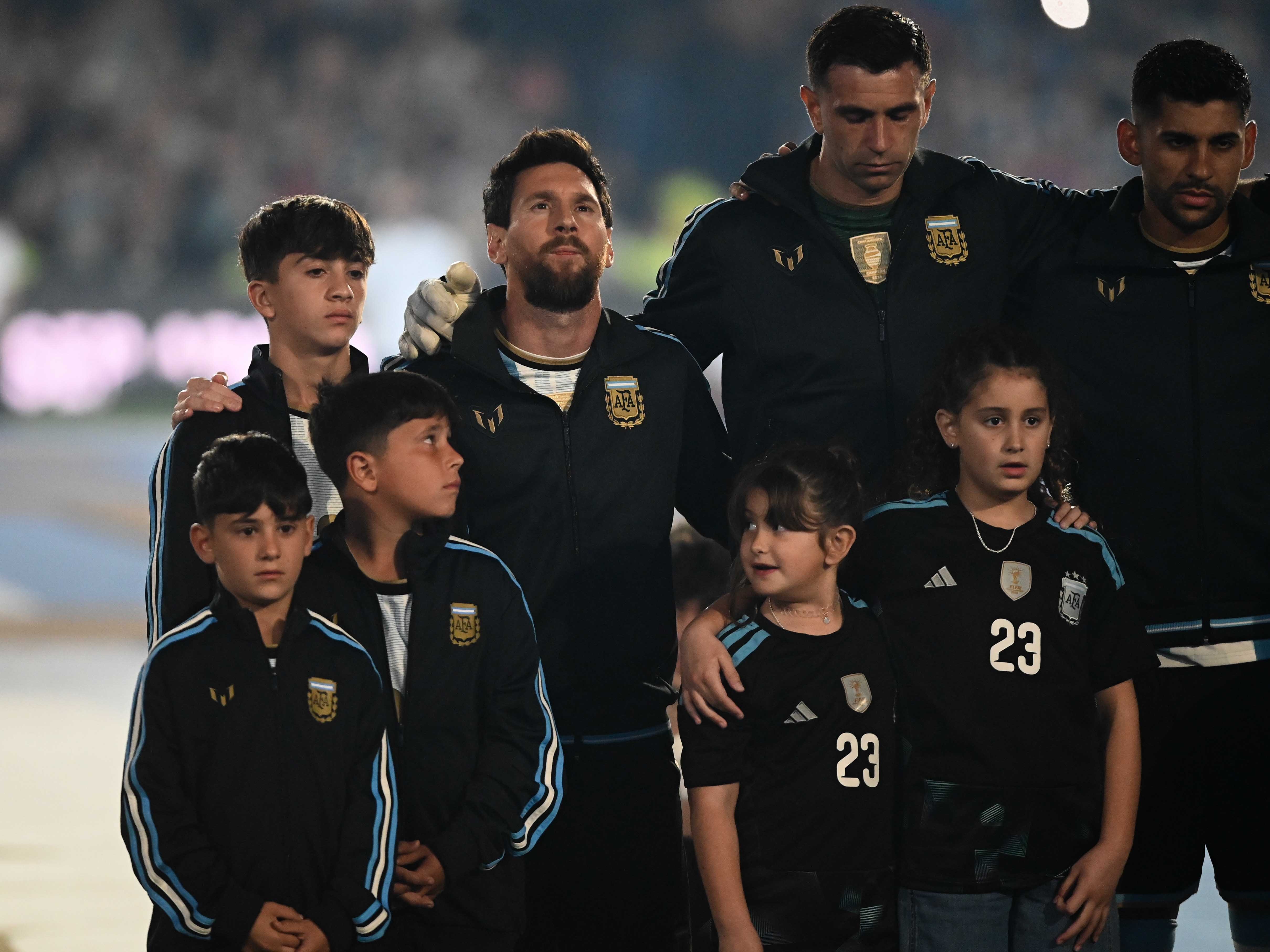 Messi'nin veda maçında taraftar çileden çıktı, görür görmez yuhaladılar