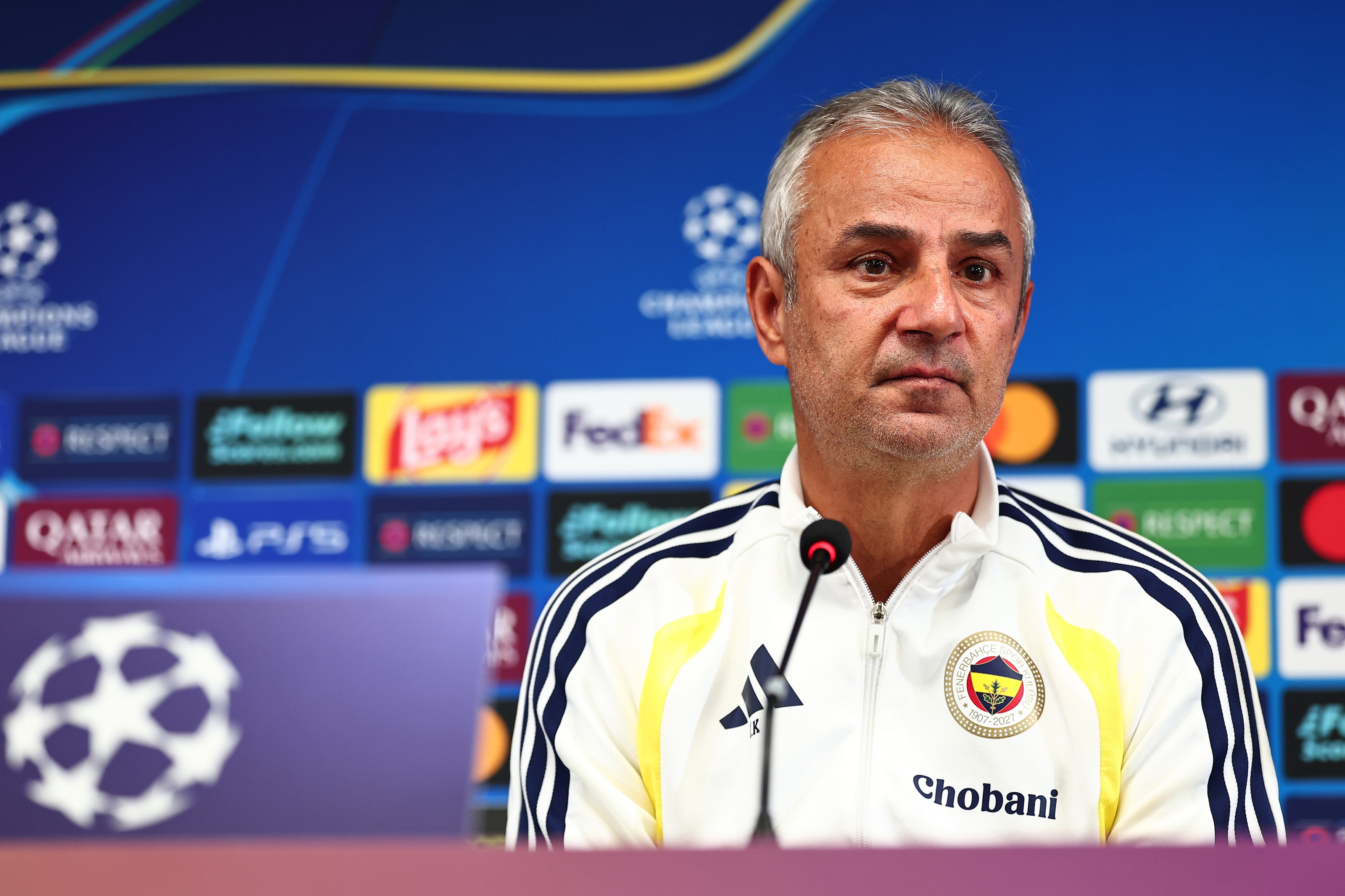 Fenerbahçe'de hareketli saatler: İsmail Kartal istifanın eşiğinde