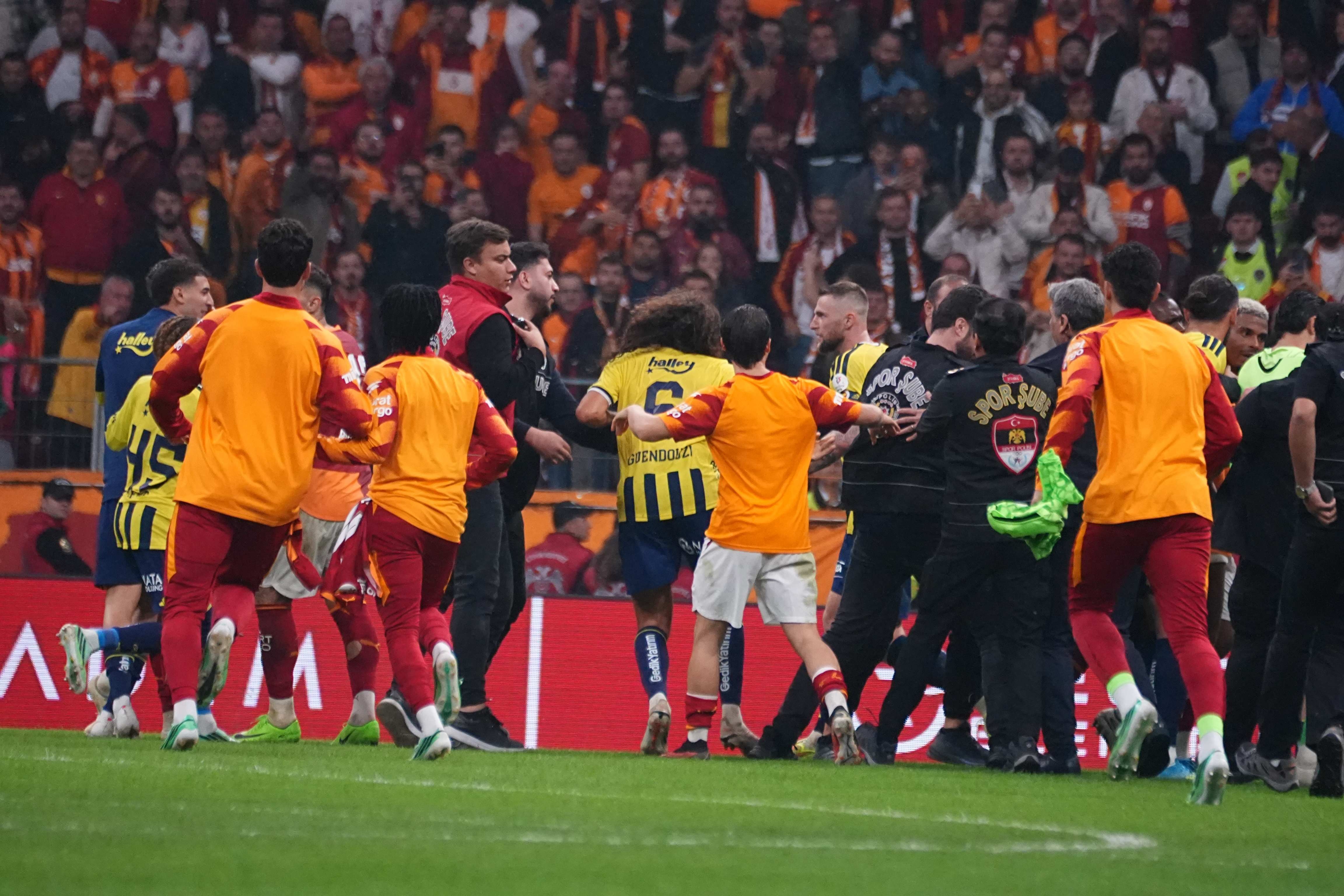 Galatasaray'dan Fenerbahçe'ye olay yanıt