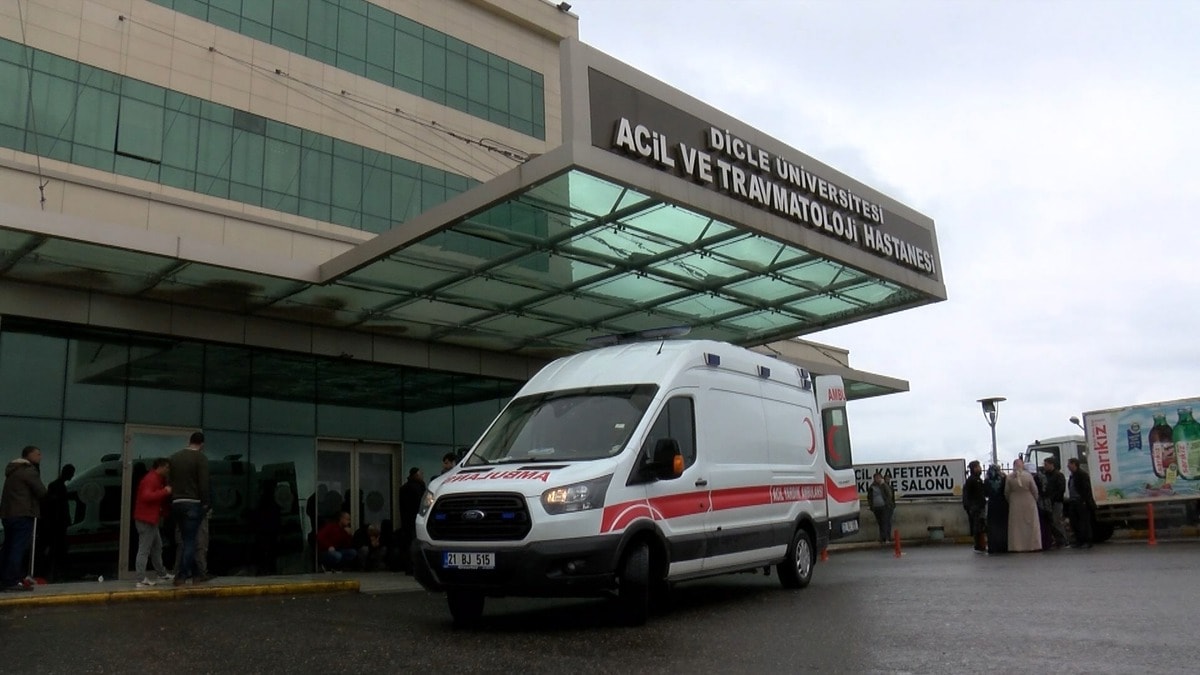 Diyarbakır'da silahlı kavga: İki bacağından vuruldu, ağır yaralandı