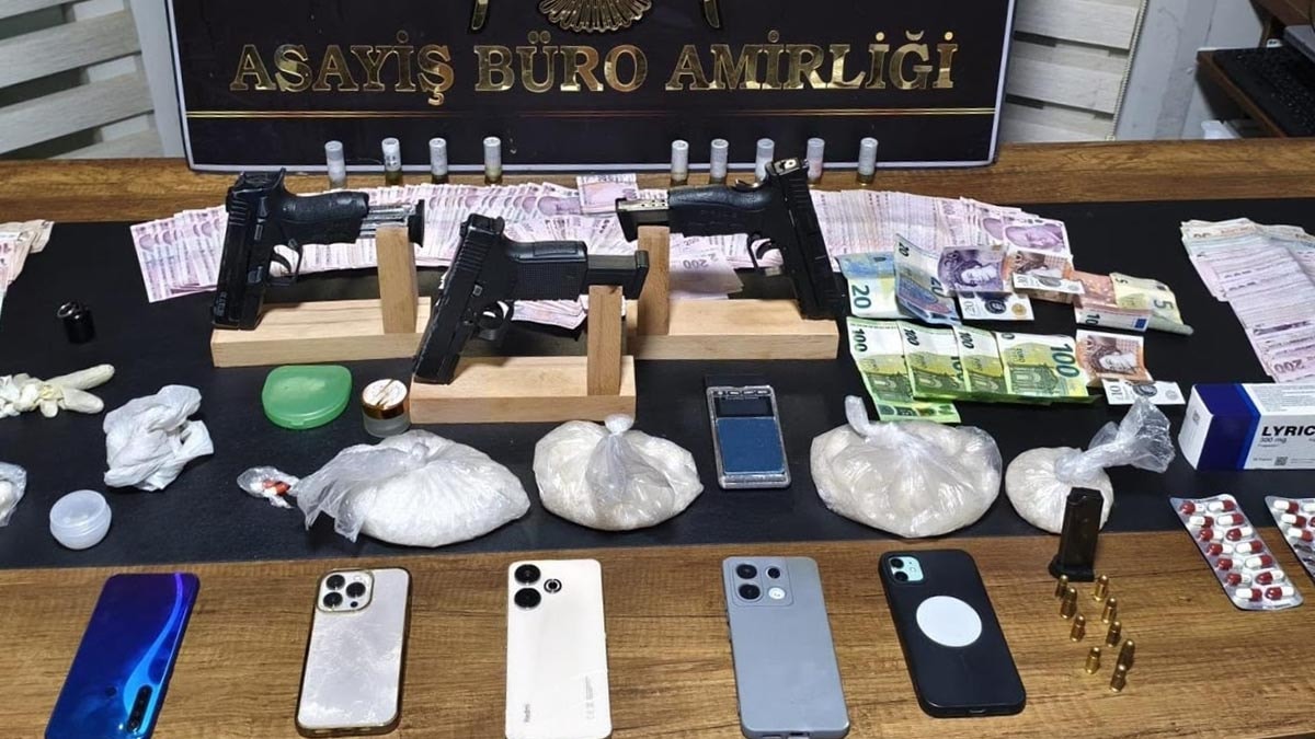 İzmir'de uyuşturucu ve silah ticareti operasyonu: 5 gözaltı