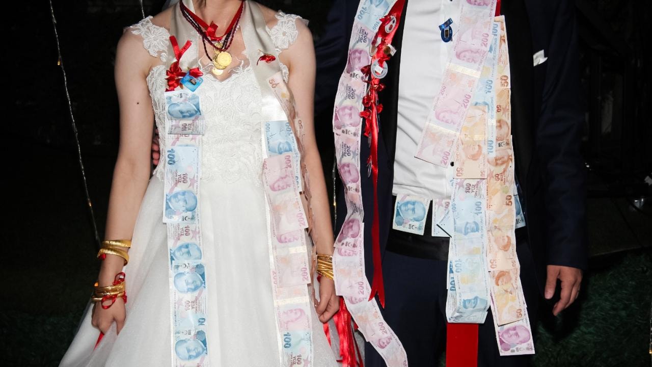 Düğünde takılan altınlar için Yargıtay'dan yeni karar: İspat edemeyen iade edecek