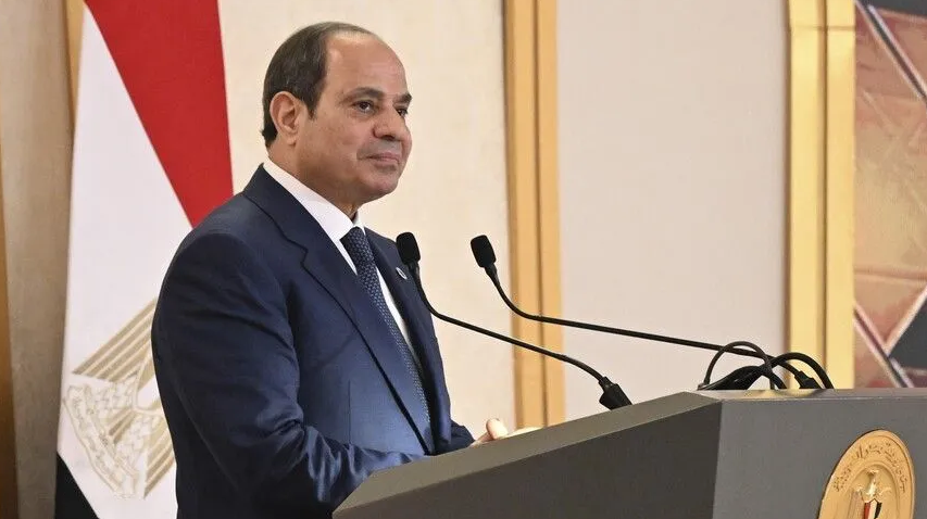 Mısır'ın 'tek adamı' Sisi anayasayı değiştirmeyecek, 2030'da koltuğu bırakacak