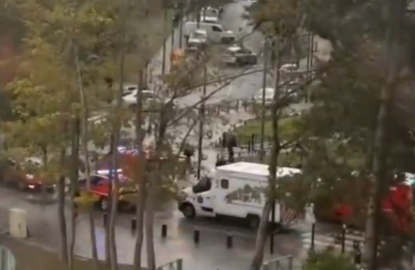 Çocuk parkına otomatik silahla ateş açtı: Bir çocuk 8 yerinden vuruldu