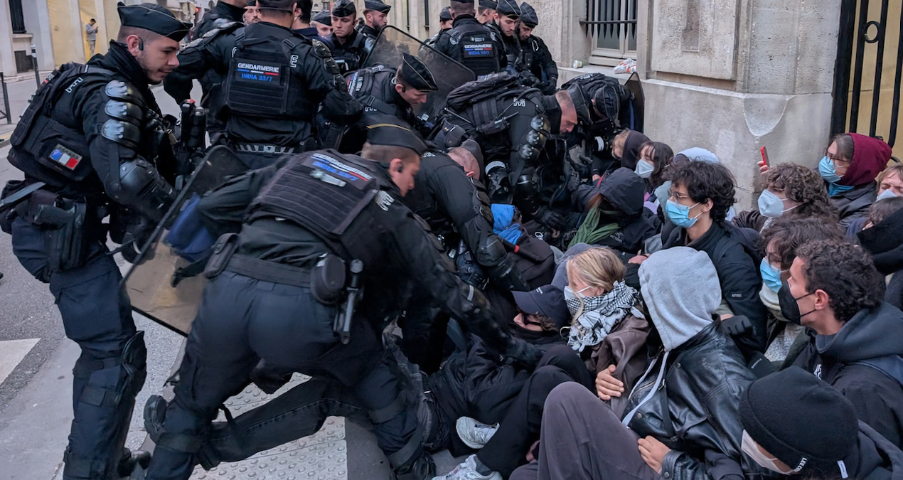 Macron protestolara hazır: 70 bin kişilik polis ordusu seferber edildi