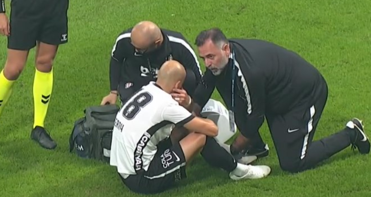 Beşiktaş'ta Cerny şoku! Sekerek oyundan çıktı