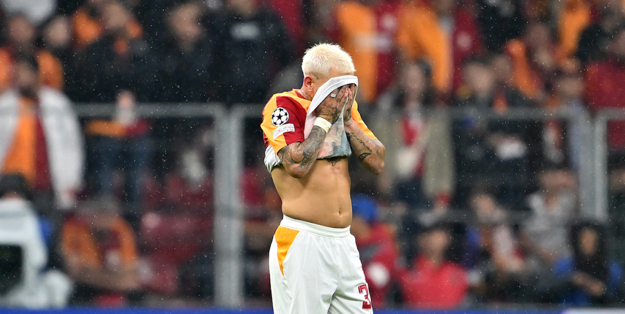 Barcelona'ya 4-1 kaybeden Galatasaray'a bir kötü haber daha! Lucas Torreira sakatlandı