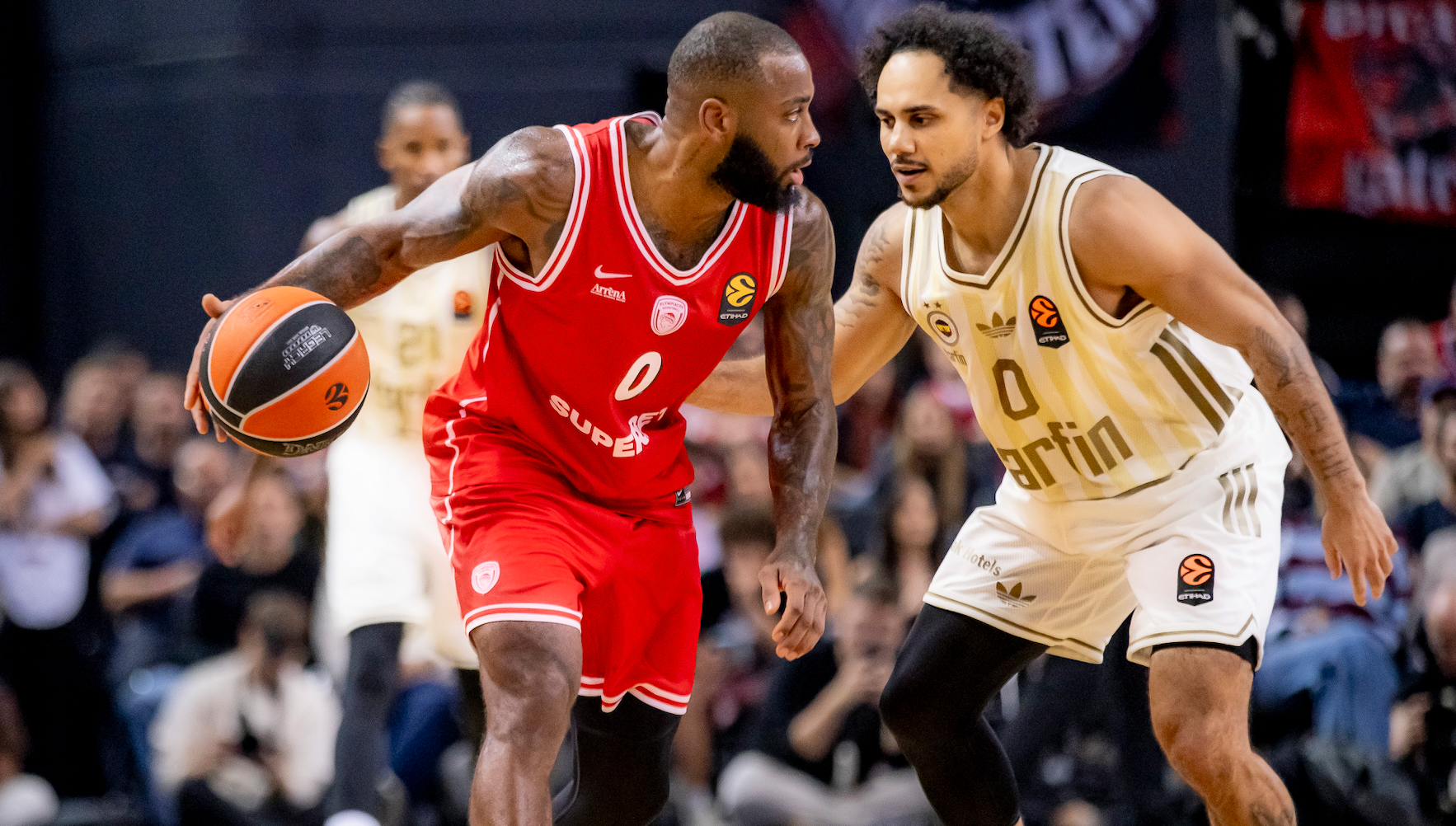Fenerbahçe, EuroLeague'in son şampiyonunu devirdi! Sarı-lacivertlilerden Yunanistan'da müthiş geri dönüş