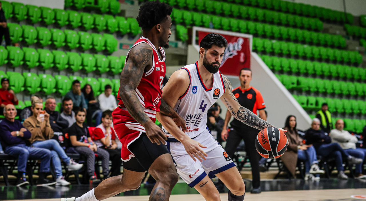 Anadolu Efes, deplasmanda farklı kaybetti