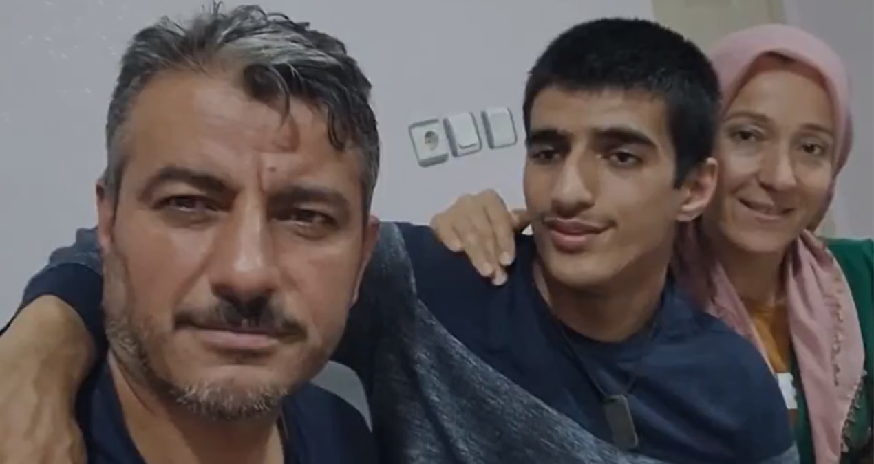 Yardım istediği kurumda çalışıyor: Yüzde 99 engelli oğlu için aylık alamıyor