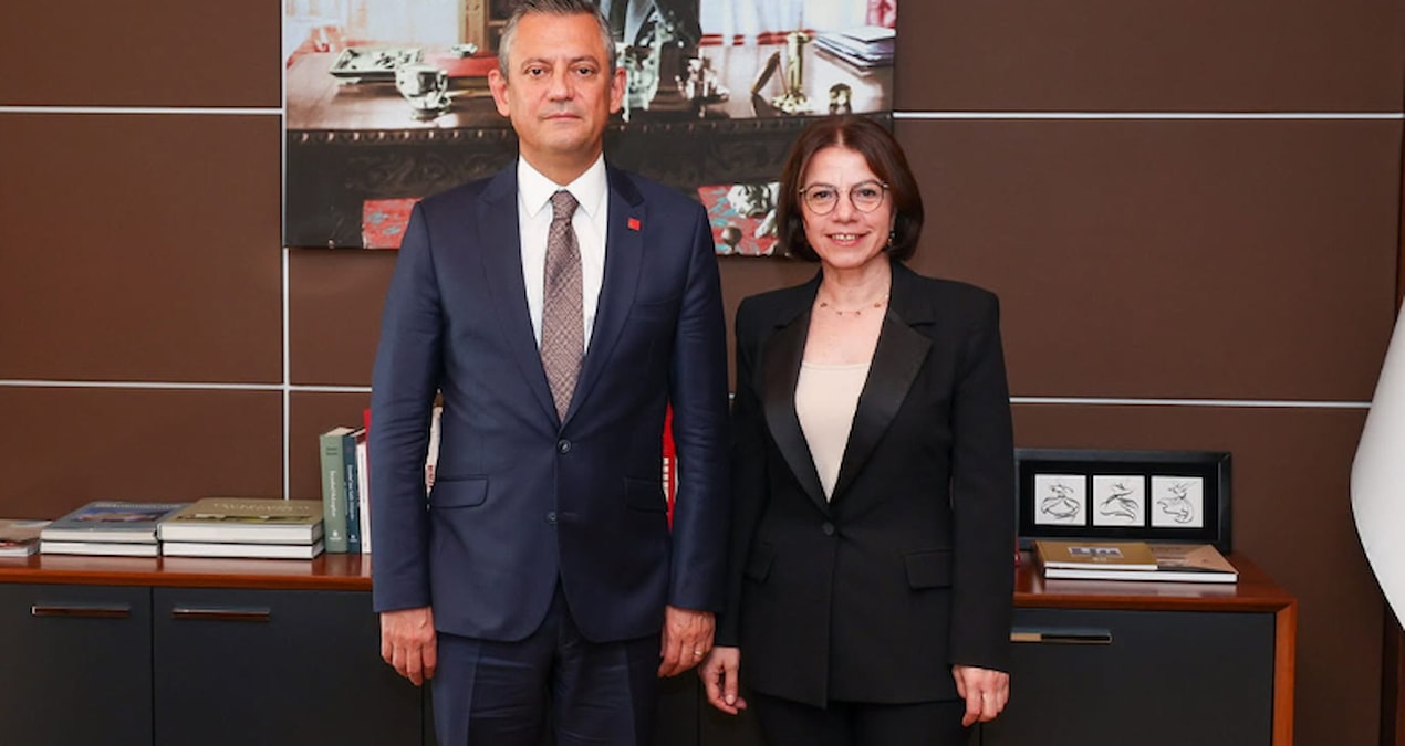 Maltepe Belediye Başkanı Esin Köymen, Yeni Parti'ye geçti