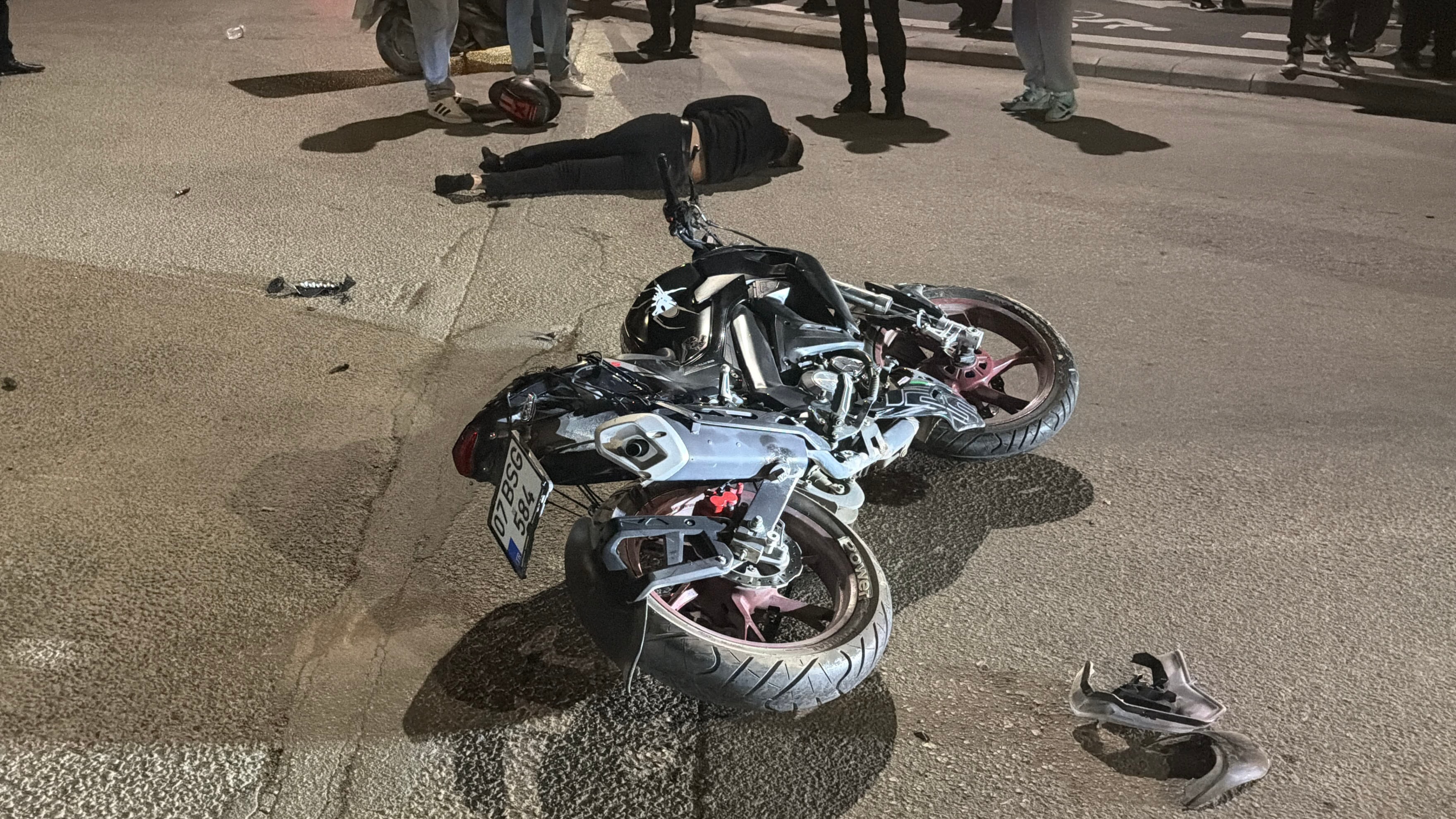 Eskişehir’de motosikletler kavşakta çarpıştı: 2 sürücü ağır yaralı