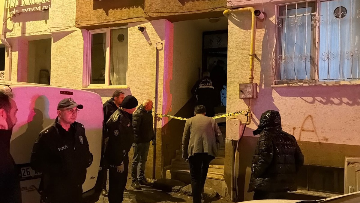 Evde bıçaklanarak öldü, sevgilisi gözaltına alındı