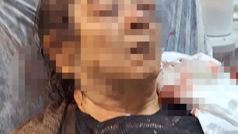 Evde otururken tavandan kopan moloz yığını altında kaldı