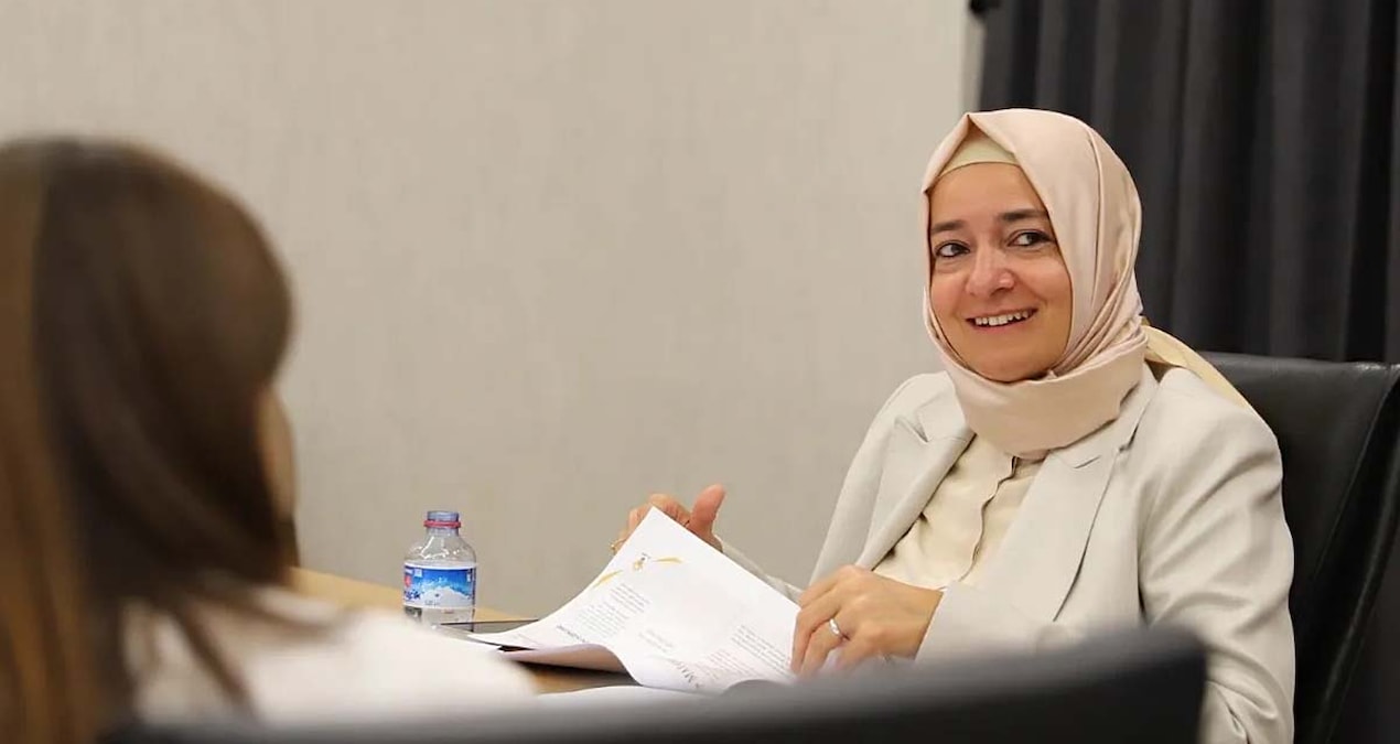 Belediye bursuyla okuyan Fatma Betül Sayan Kaya, tapu zengini çıktı!
