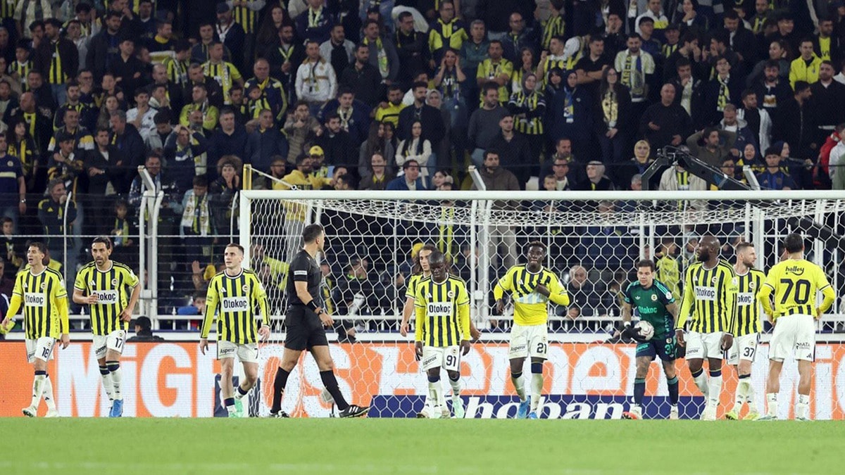 Fenerbahçe'de kaosun içinde bir tek o alkışlandı