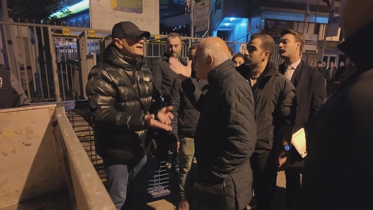 Kadıköy'de yıkım kararı alınan 3 binada tahliye gerginliği
