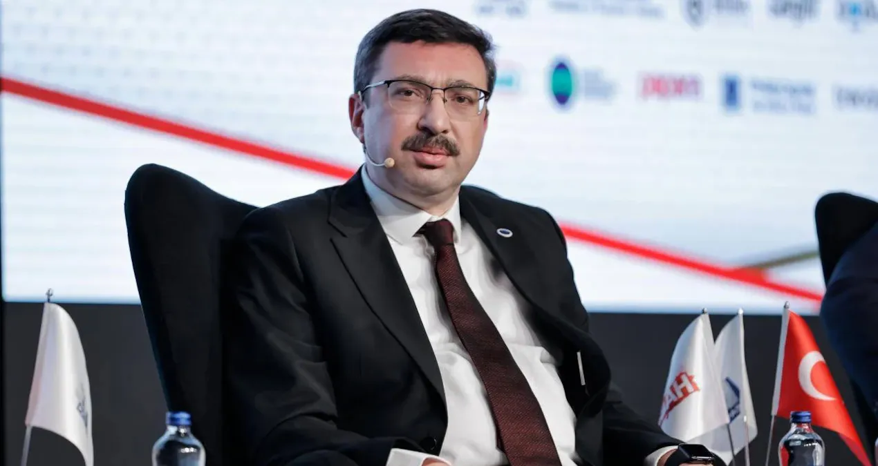 Eski SPK Başkanı'nın savunması AKP'li ismi çileden çıkarttı: "Bunu bir güzel döveceksin"