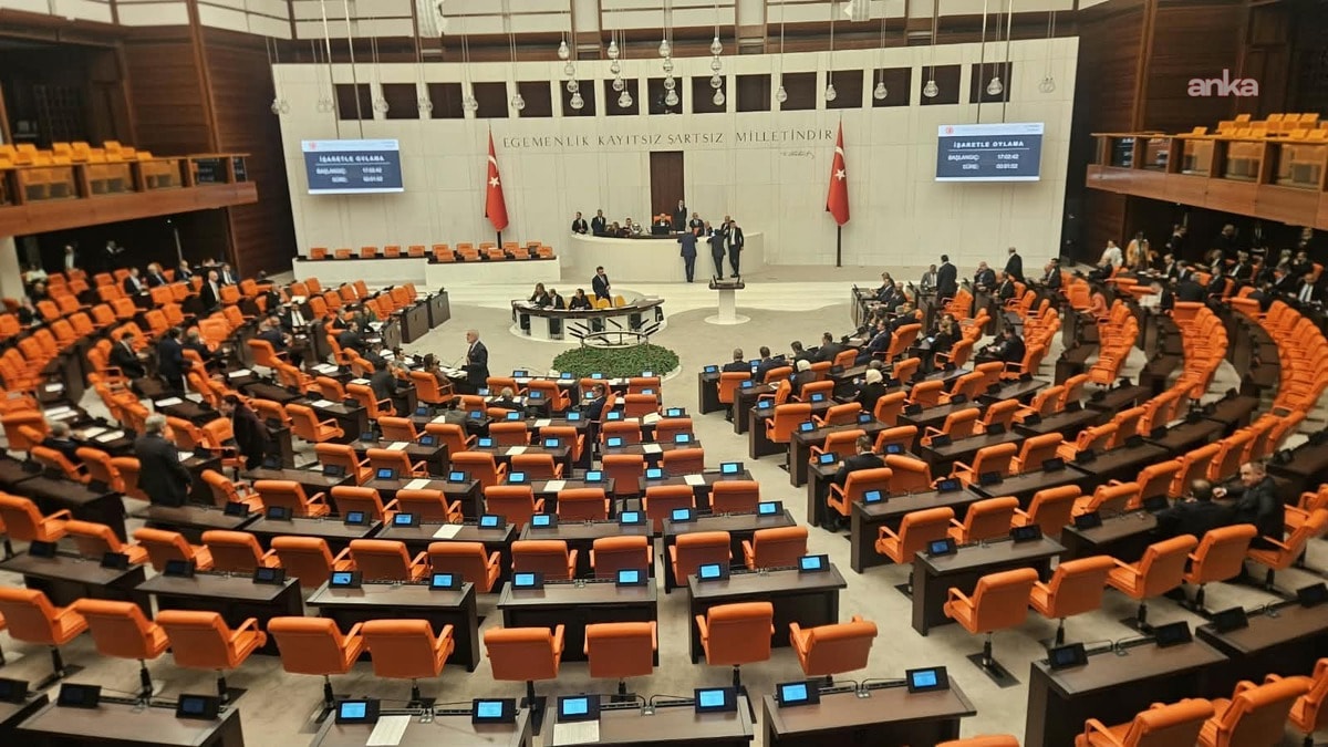Fon teklifinde ilk 5 madde kabul edildi: Muhalefetten ödeme uyarısı