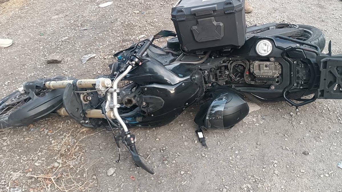 Hafif ticari araç ile çarpışan motosiklet sürücüsü öldü