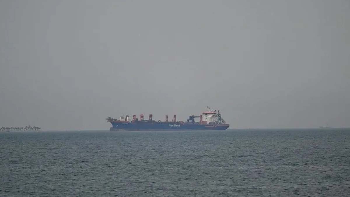 Hürmüz Boğazı’nda tanker vuruldu
