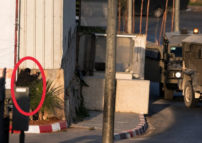 Batı Şeria'da Hamas'ın üstlendiği saldırı sonrası İsrail ordusu bölgeyi kuşattı