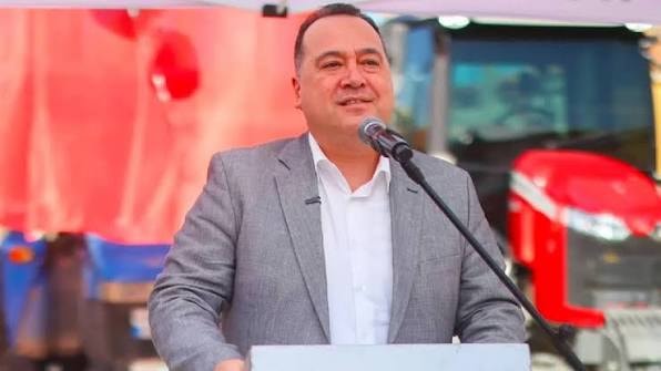 AKP'ye geçeceği öne sürülmüştü:	CHP'li başkandan transfer iddialarına yanıt