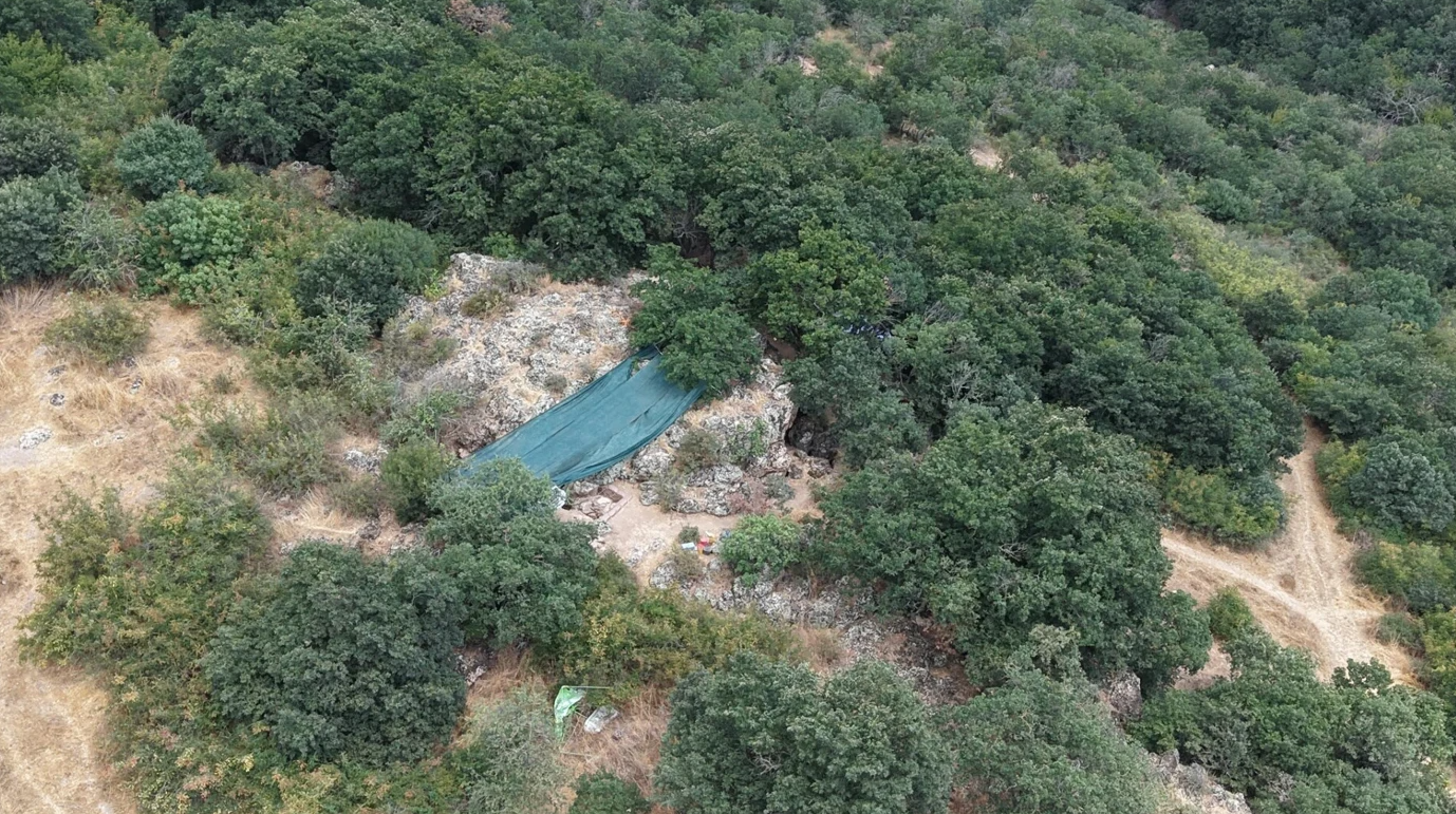 Dünyada nadir görülüyor: 86 bin yıllık mağaranın altından 130 kiloluk dev kütle çıktı
