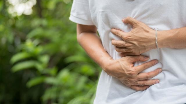 İş arkadaşının yemeğine salyangoz zehri kattı yemekten kalktığında dili uyuşmuştu