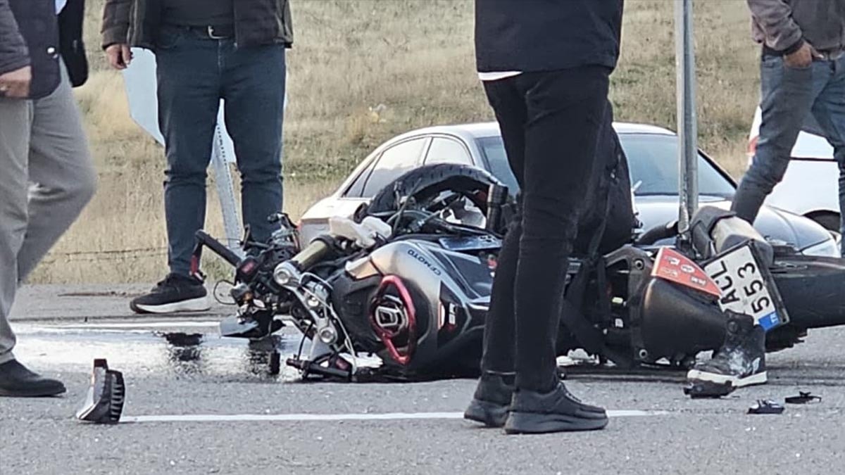 Bingöl’de otomobil ile motosiklet çarpıştı, 3 yaralı