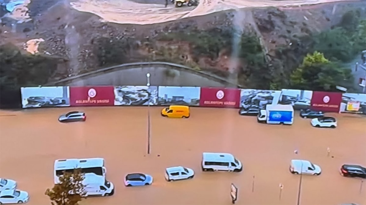 İstanbul Valisi Gül’den halka önemli uyarı: Zorunlu olmadıkça yarın evden çıkmayın