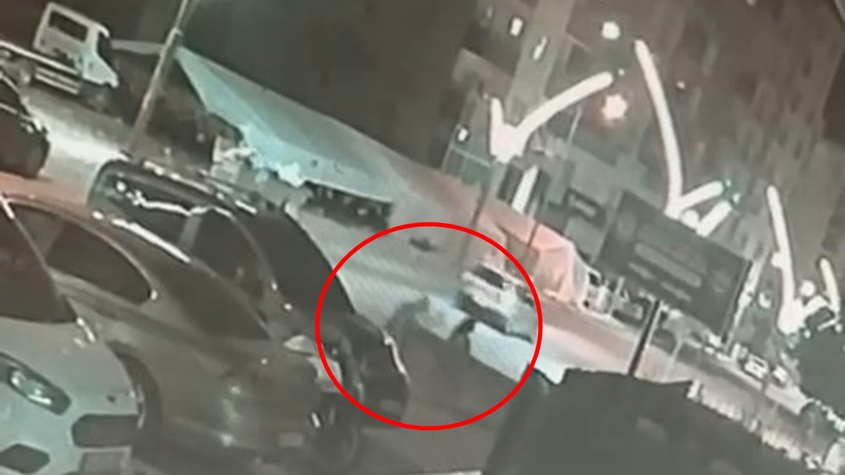 Kadının çantasını alıp kaçtı: O anlar kamerada