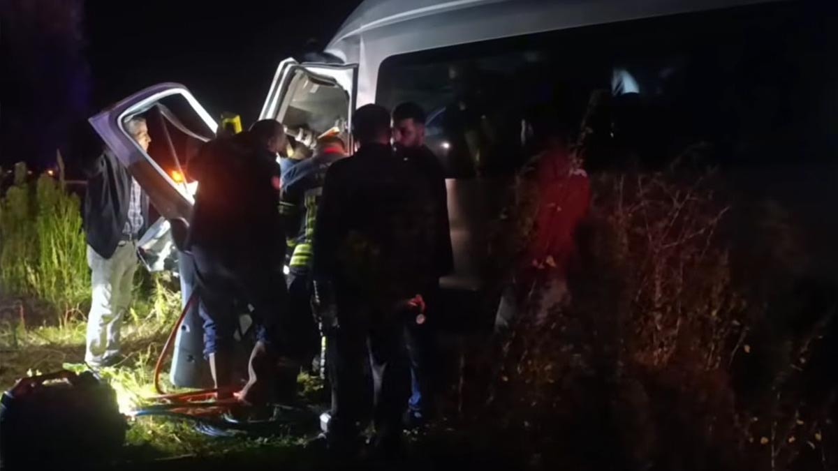 Kayseri’de feci kaza: İki işçi servisi ile kepçe çarpıştı, 1 ölü 15 yaralı