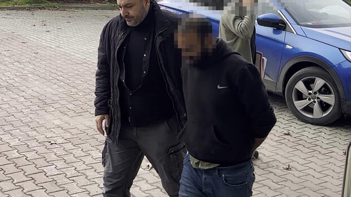 Sakarya’da evden 500 bin TL ve cip çalan 3 şüpheli yakalandı