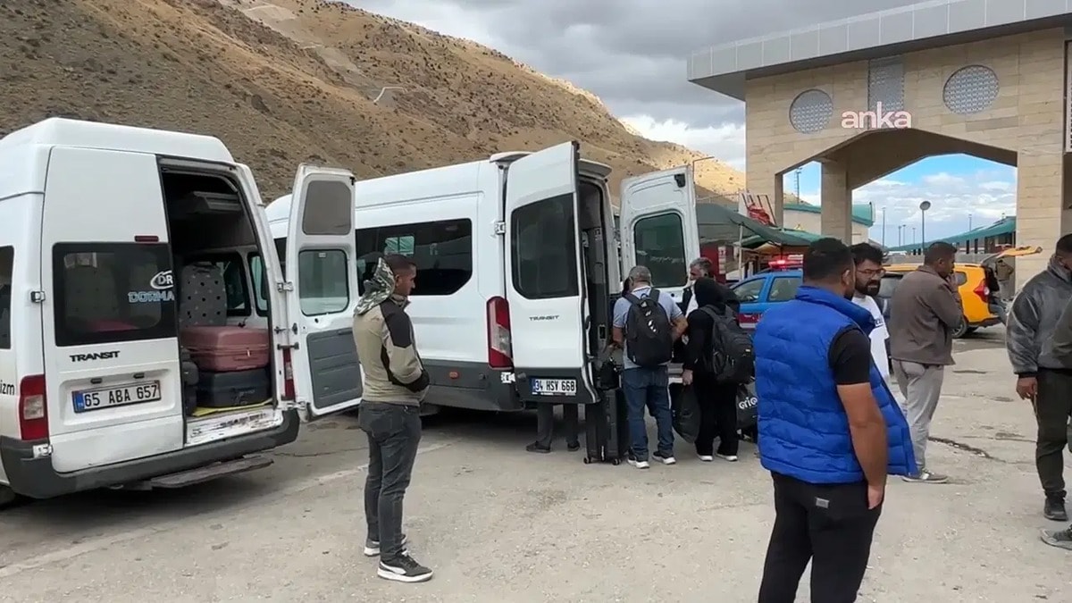 Kapıköy minibüsçülerinden yakıt isyanı: "Karın tokluğuna çalışıyoruz"
