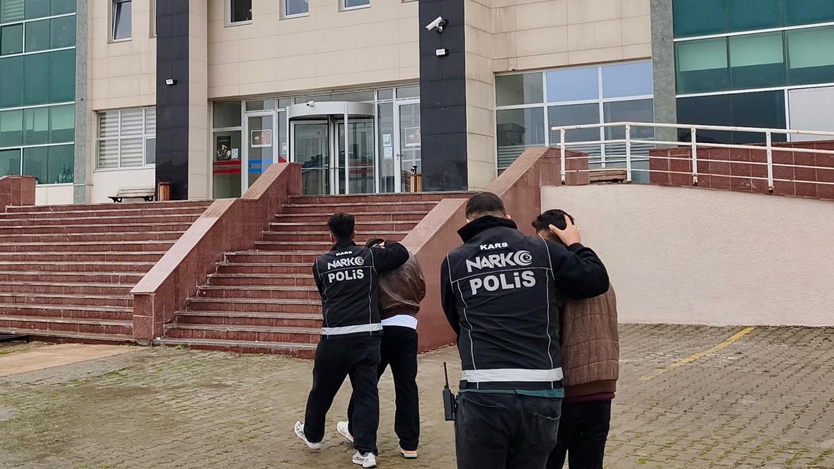 Kars uyuşturucu operasyonu: 2 şüpheli tutuklandı
