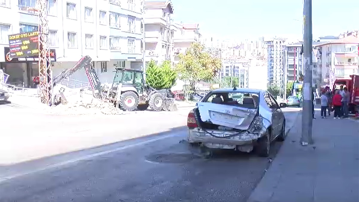 Freni boşalan kamyonet dehşet saçtı