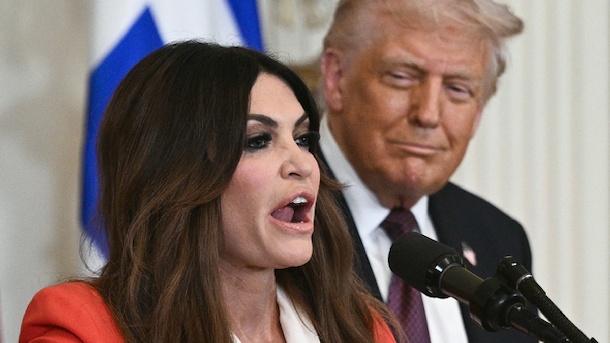 Beyaz Saray, Trump'ın oğlunun eski nişanlısının istifasını istedi