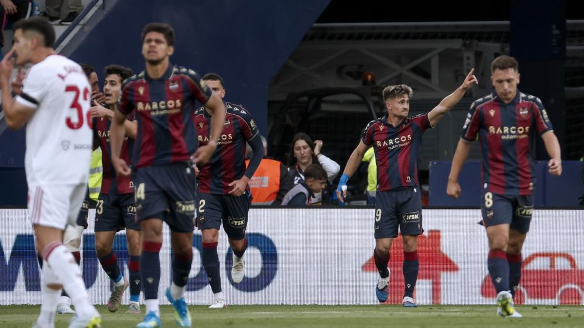 Dakika 90'dan sonra yaşananlar inanılmaz: Futbolseverler yıllardır böylesine hasretti