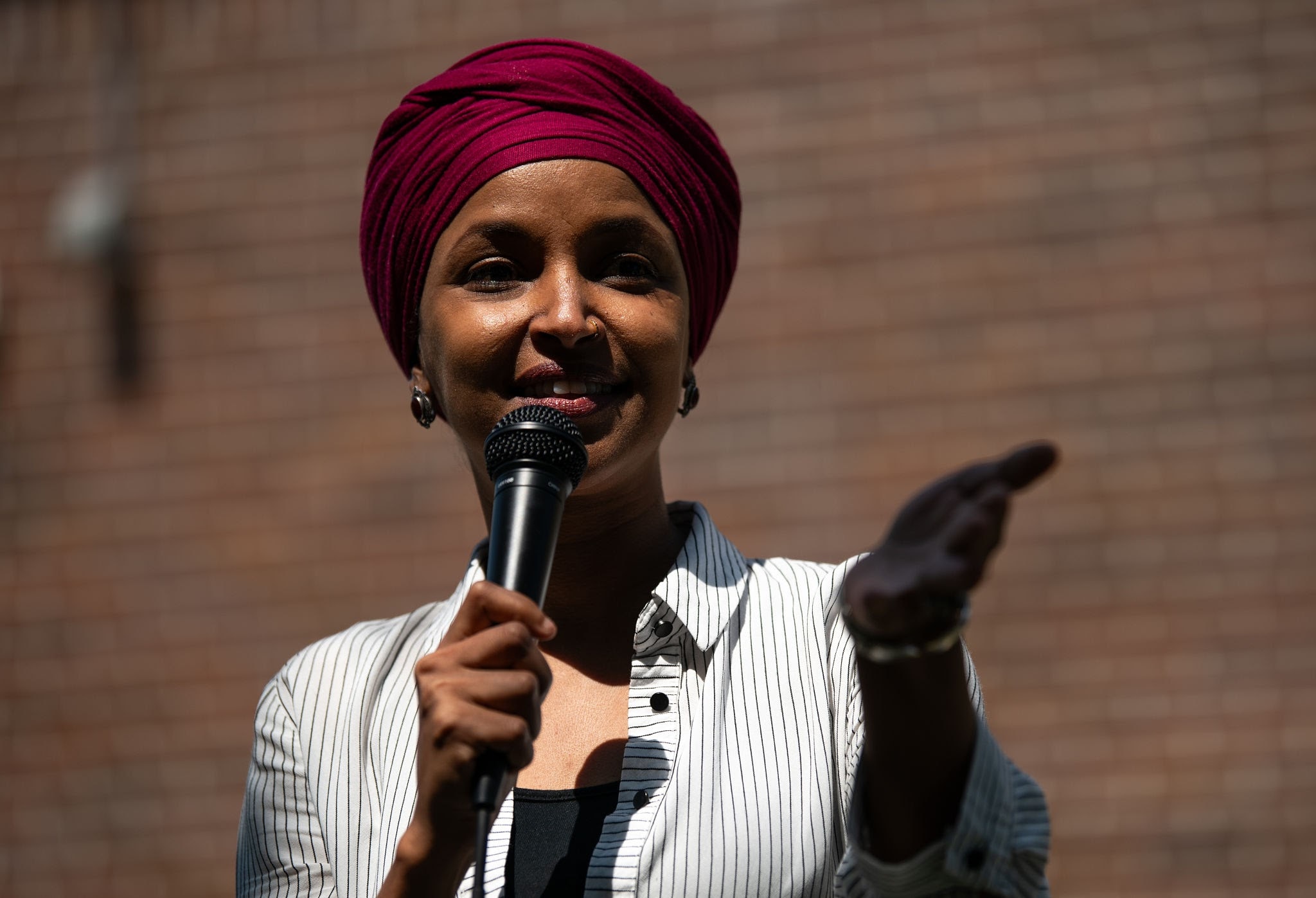 Müslüman Kongre üyesi İlhan Omar hedefte: Yakınlarına mahkeme celbi gönderildi