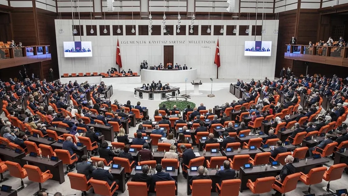 Muhalefetin ‘fon krizi araştırılsın’ önergesi AKP ve MHP oylarıyla reddedildi