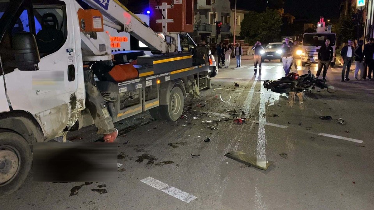 Motosiklet ile sepetli vinç çarpıştı: 1 ölü, 1 ağır yaralı