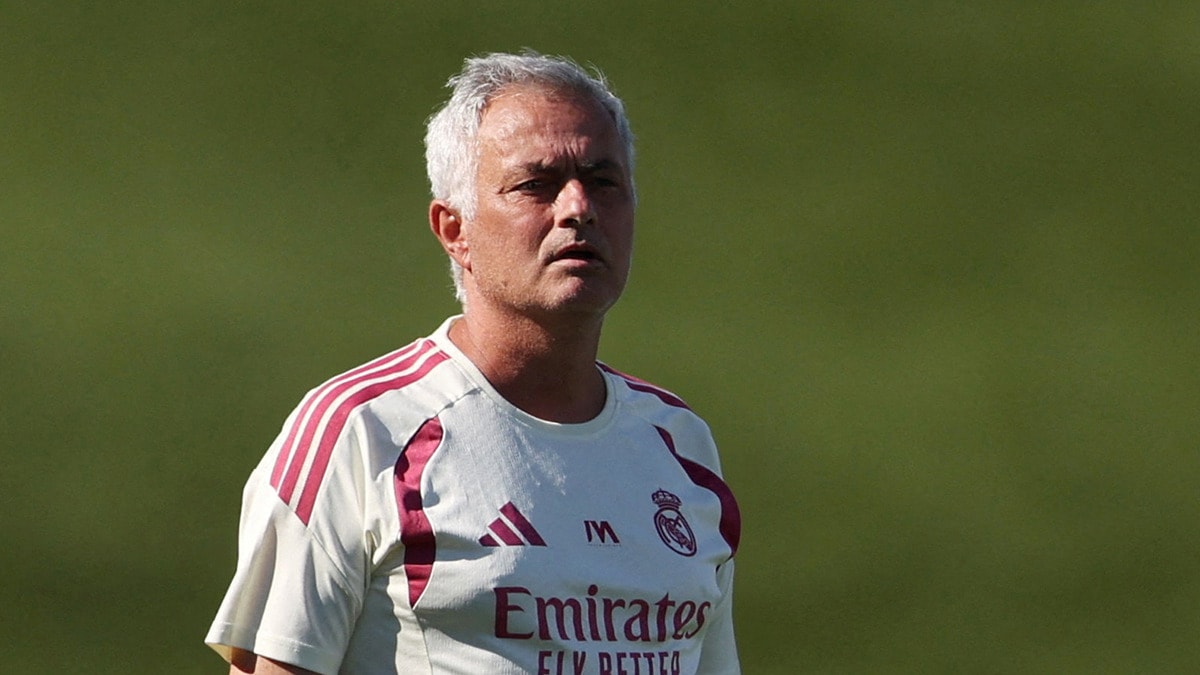 Mourinho'dan çok konuşulacak Fenerbahçe ve hakem açıklaması! Türkiye'de skandal patlak verdi