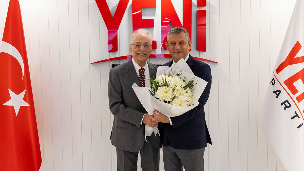 Partinin ağır toplarındandı... CHP'den istifa edip YENİ Parti'ye katıldı