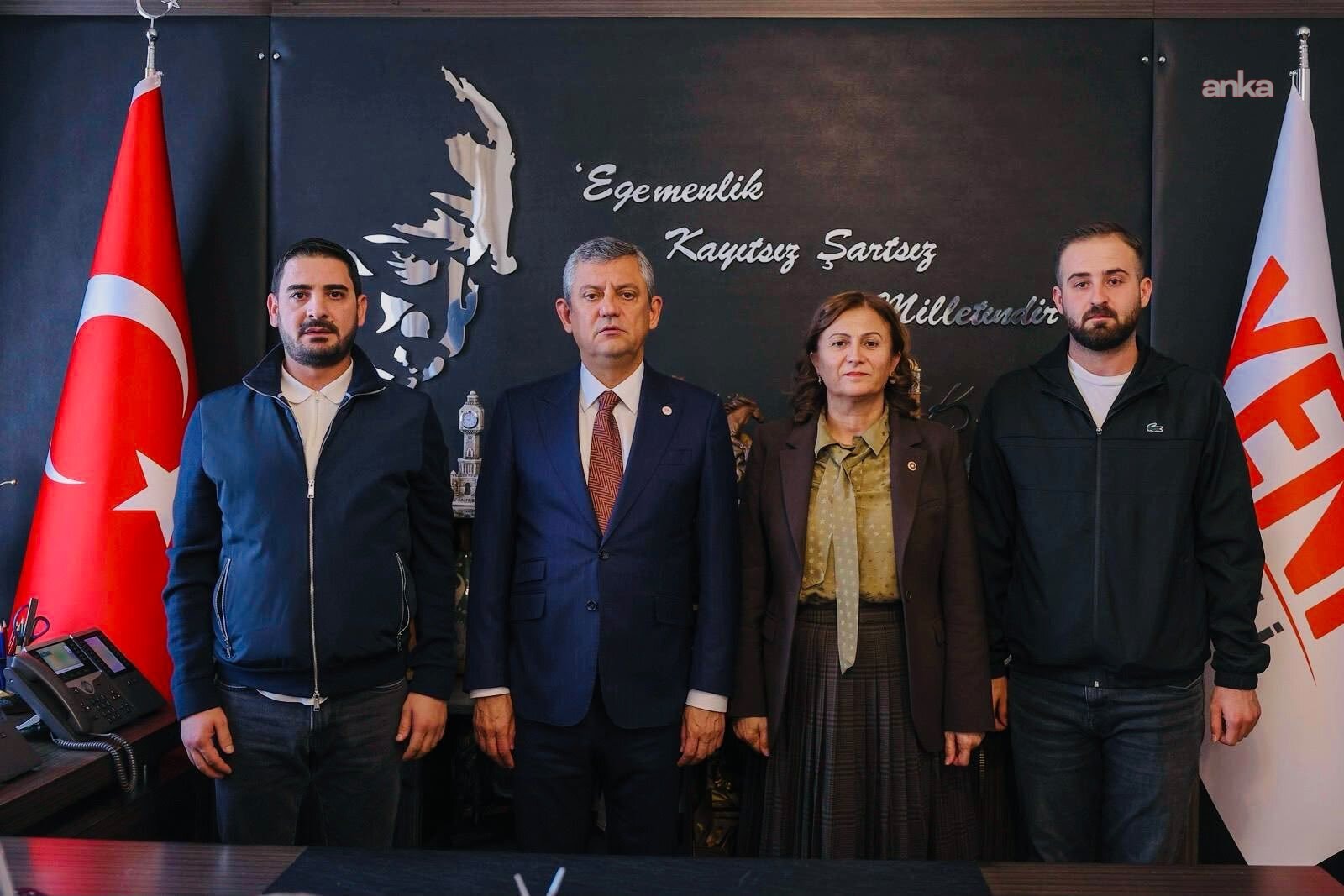 Narin Güran’ın ağabeyi ve amcasından Özgür Özel’e ziyaret