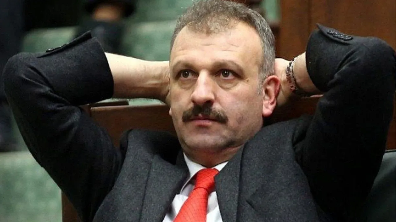 İktidara yakın gazetecinin iddiası: Oktay Saral görevden alındı!