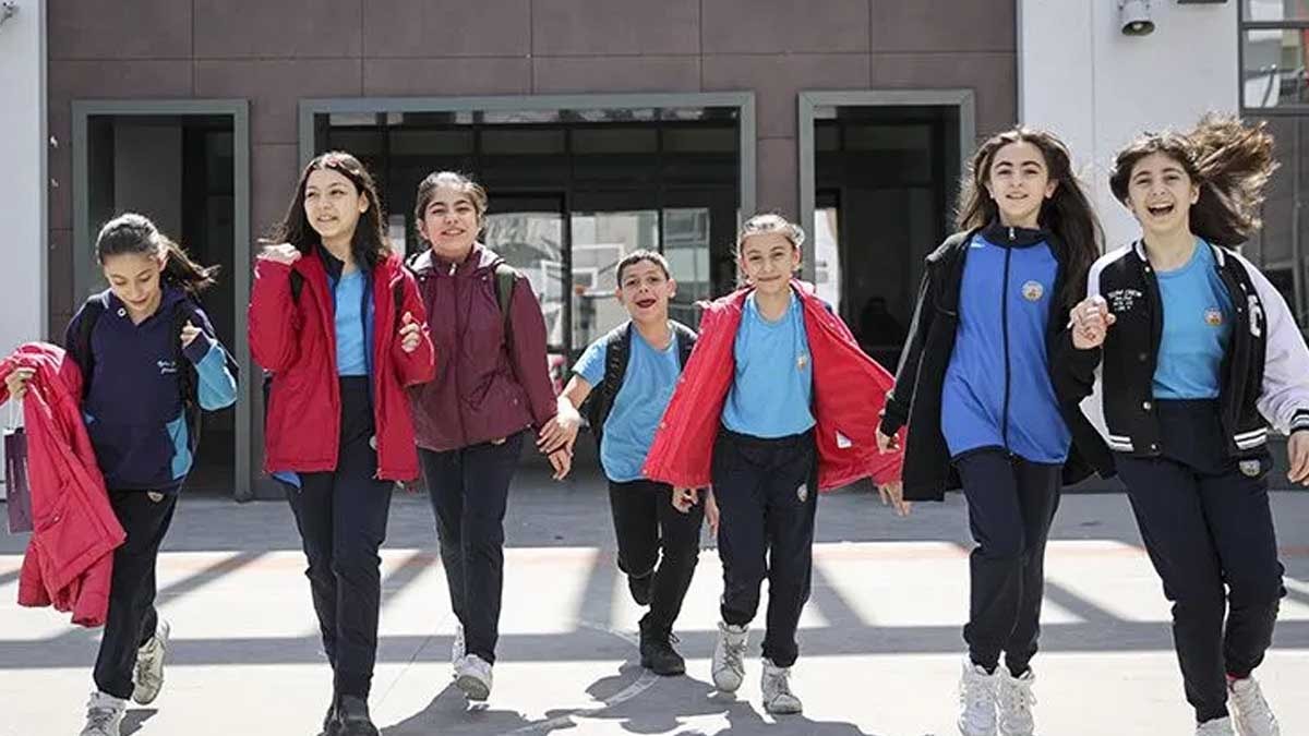 30 Ekim okullar tatil mi, 29 Ekim tatili hafta sonuyla birleşecek mi? Tatil 4,5 güne uzayacak mı?